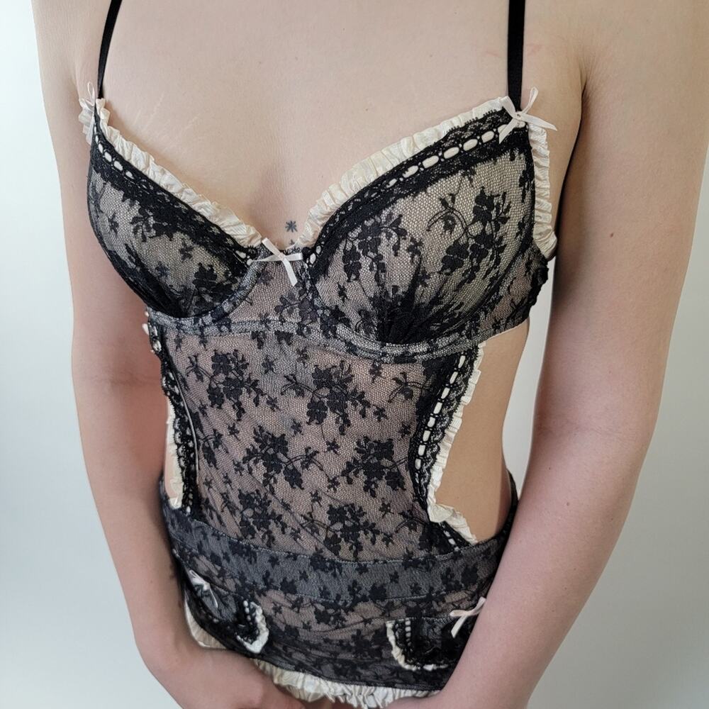 Vintage Victoria’s Secret Black And Pink Lace Maid Apron Lingerie - 34B - Picture 4 of 7